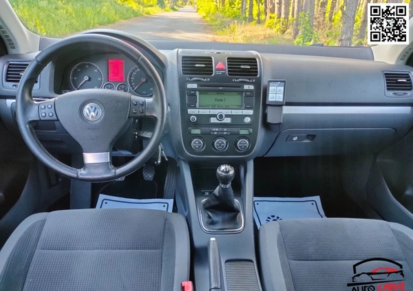 Volkswagen Golf cena 17900 przebieg: 239052, rok produkcji 2009 z Garwolin małe 742